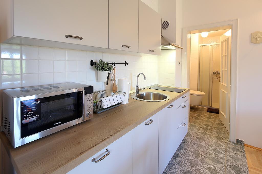 Apartments Papalinna By Moro Malinska Exterior photo